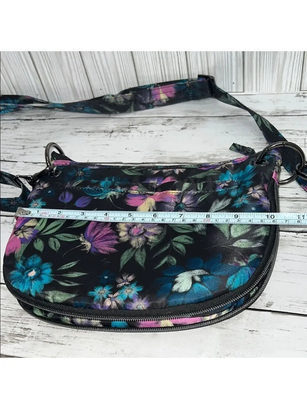 lug swivel crossbody